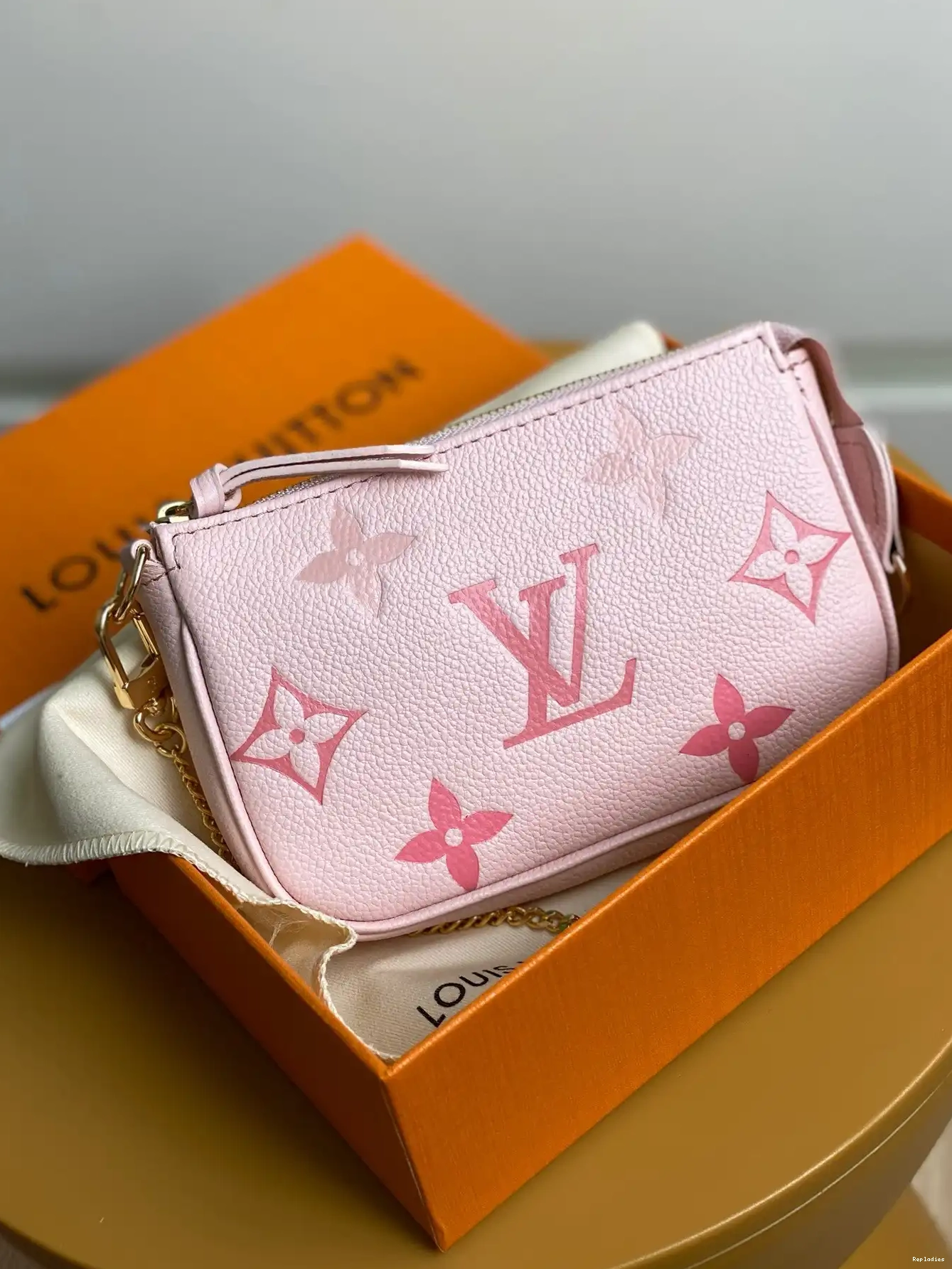 Repladies VUITTON ACCESSOIRES LOUIS POCHETTE MINI 0622